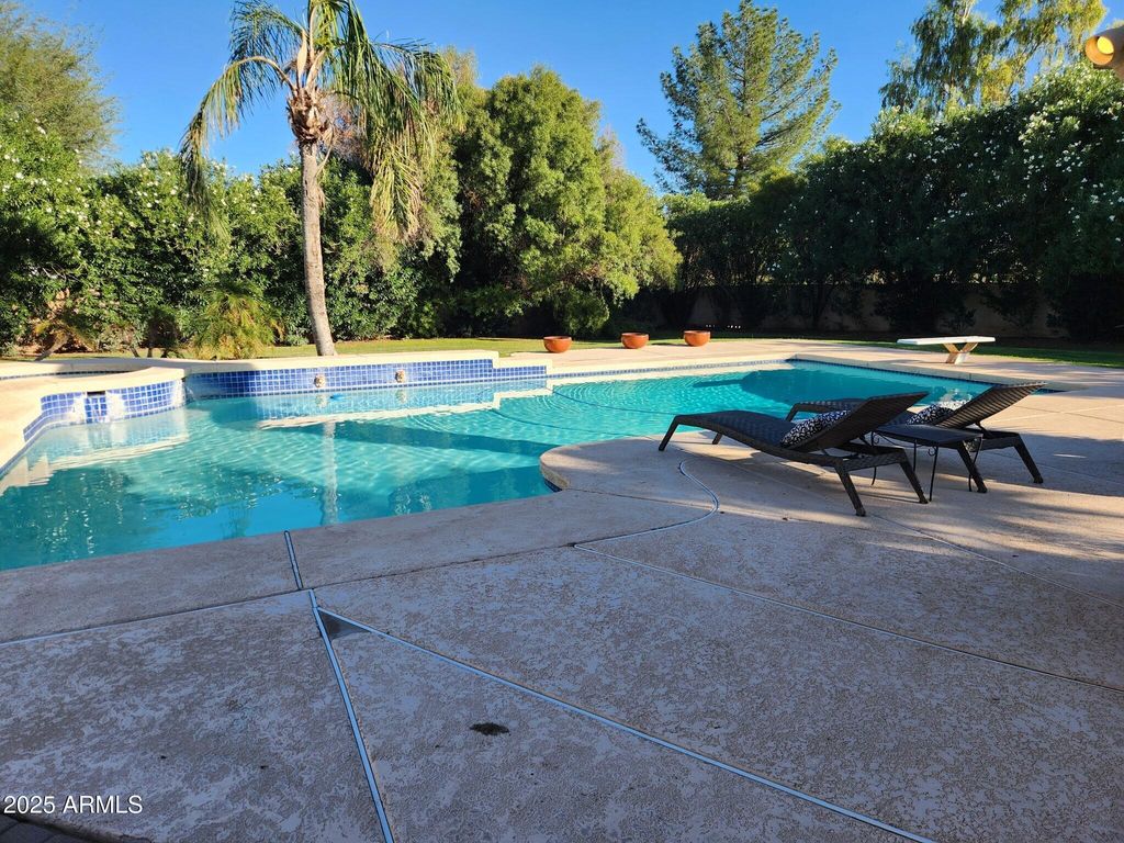 Image 31 of property listing at 8915 N Invergordon Road, Paradise Valley, AZ 85253