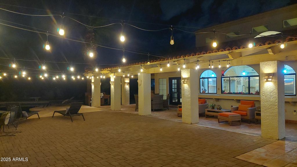 Image 32 of property listing at 8915 N Invergordon Road, Paradise Valley, AZ 85253