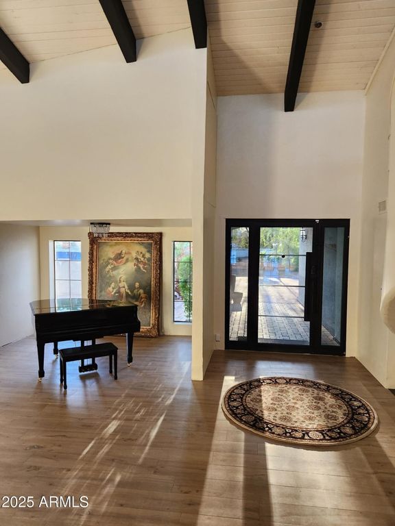 Image 5 of property listing at 8915 N Invergordon Road, Paradise Valley, AZ 85253