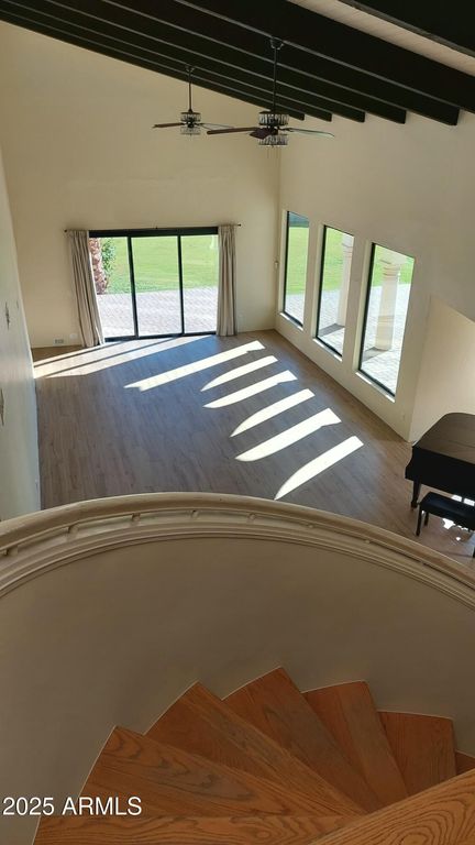 Image 8 of property listing at 8915 N Invergordon Road, Paradise Valley, AZ 85253