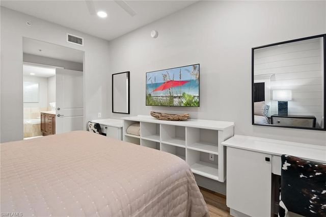 1015 Sandpiper ST # D102, Naples, FL 34102