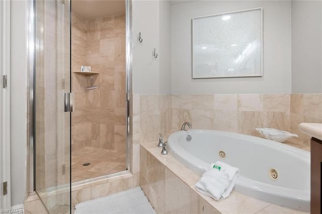 1015 Sandpiper ST # D102, Naples, FL 34102