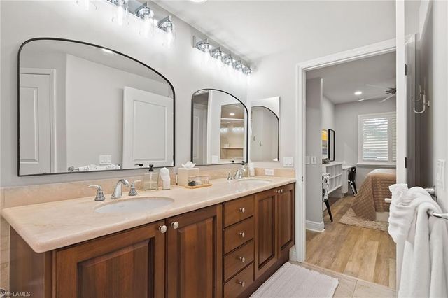 1015 Sandpiper ST # D102, Naples, FL 34102