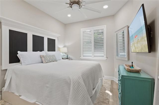 1015 Sandpiper ST # D102, Naples, FL 34102