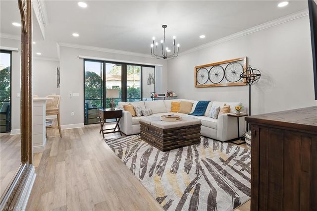 1015 Sandpiper ST # D102, Naples, FL 34102