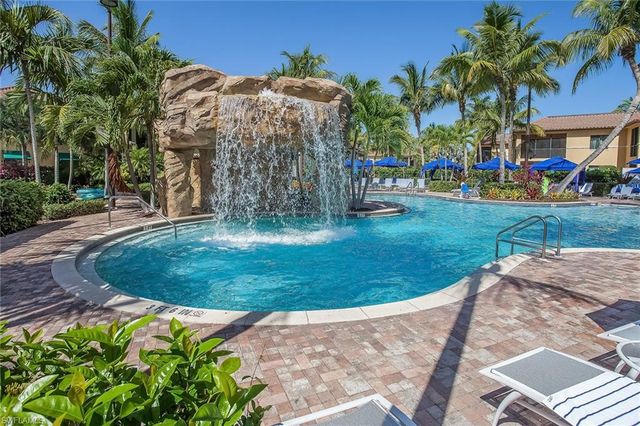 1015 Sandpiper ST # D102, Naples, FL 34102