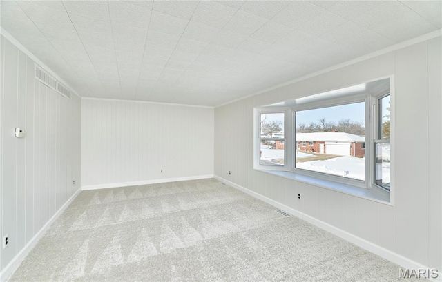 4650 Venarde Drive, St Louis, MO 63128