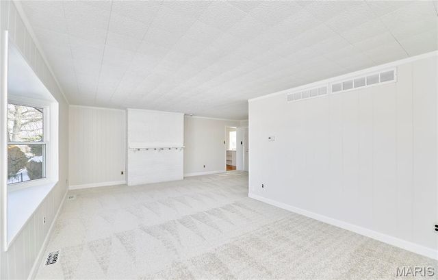 4650 Venarde Drive, St Louis, MO 63128