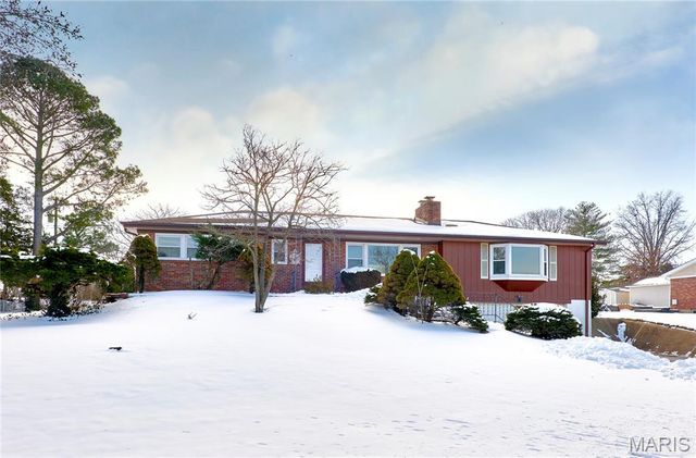 4650 Venarde Drive, St Louis, MO 63128