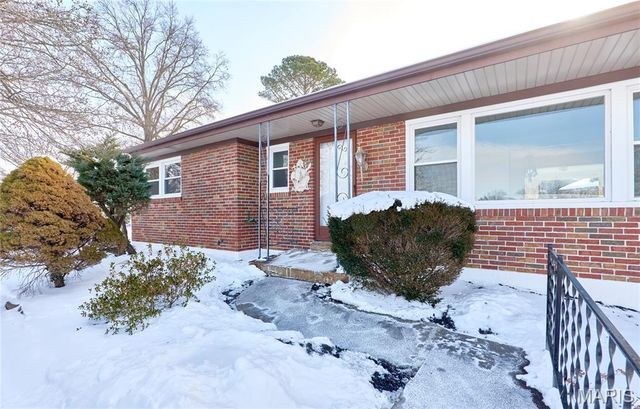 4650 Venarde Drive, St Louis, MO 63128