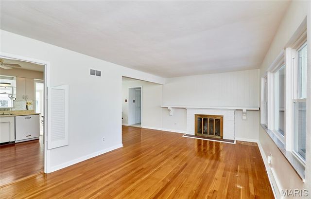 4650 Venarde Drive, St Louis, MO 63128