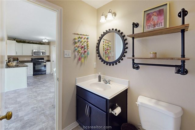 4017 Southern Trace Drive, College Station, TX 77845