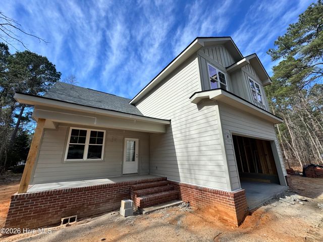 636 Willow Lane, Vass, NC 28394