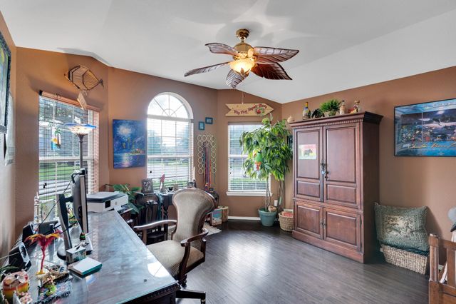 135 Valley Ranch Drive, Waxahachie, TX 75165