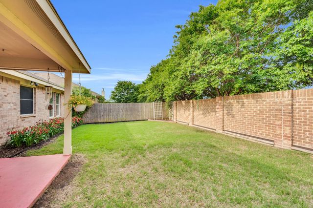 135 Valley Ranch Drive, Waxahachie, TX 75165