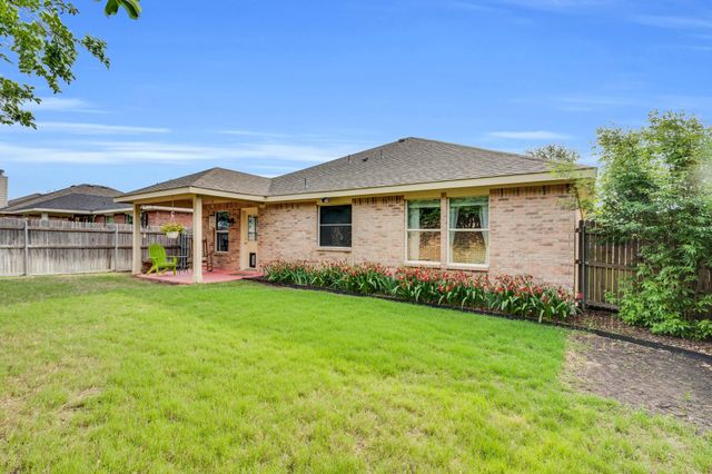135 Valley Ranch Drive, Waxahachie, TX 75165