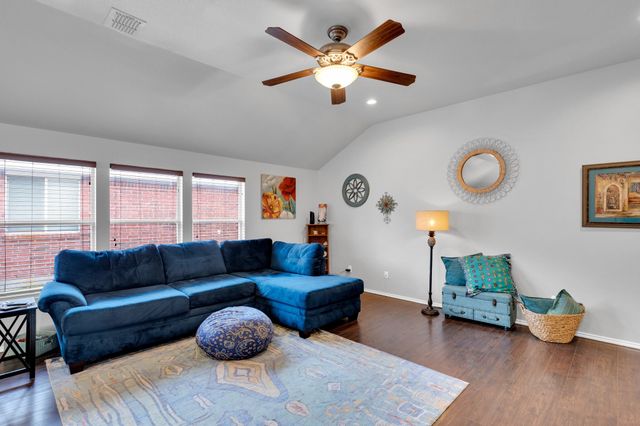135 Valley Ranch Drive, Waxahachie, TX 75165