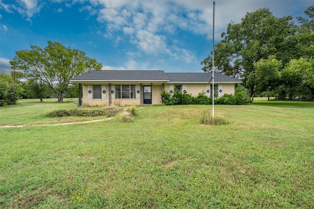 3015 E US Highway 80, Mineola, TX 75773