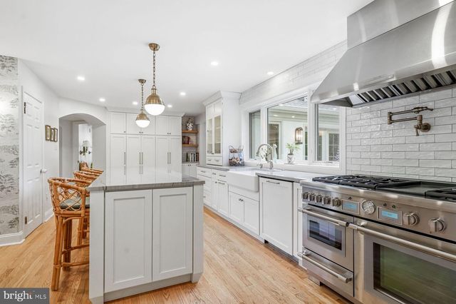 435 LANTERN LN, Berwyn, PA 19312