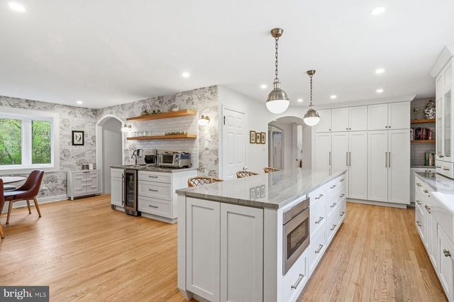 435 LANTERN LN, Berwyn, PA 19312