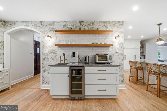 435 LANTERN LN, Berwyn, PA 19312