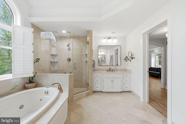 435 LANTERN LN, Berwyn, PA 19312
