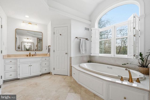 435 LANTERN LN, Berwyn, PA 19312