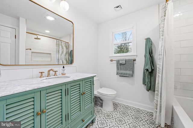 435 LANTERN LN, Berwyn, PA 19312