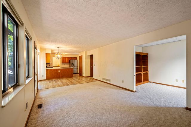 1664 Demaret Lane, Columbus, OH 43228