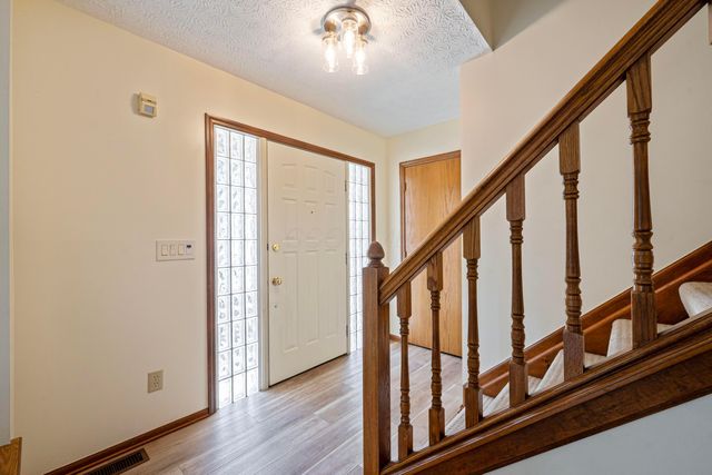 1664 Demaret Lane, Columbus, OH 43228