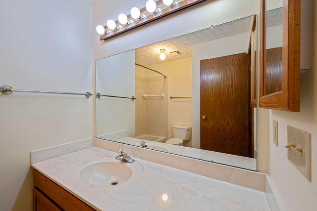 1664 Demaret Lane, Columbus, OH 43228