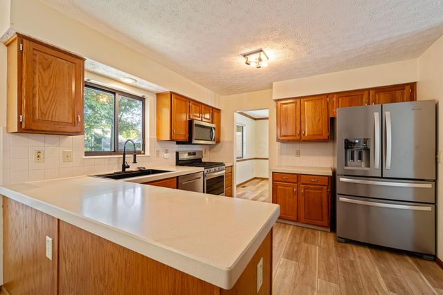 1664 Demaret Lane, Columbus, OH 43228