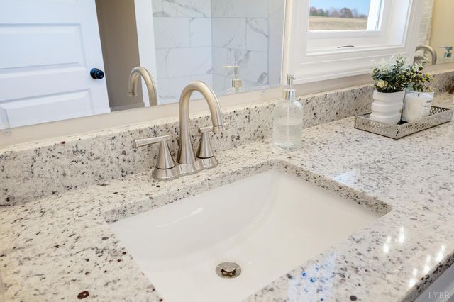 10528 Leesville Road, Lynch Station, VA 24571