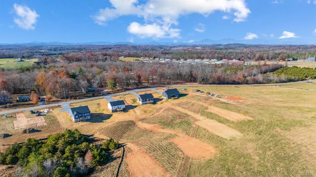 10528 Leesville Road, Lynch Station, VA 24571