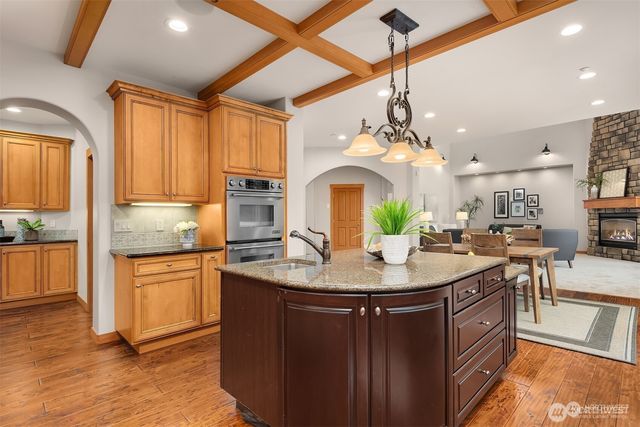 25935 SE 235th Way, Maple Valley, WA 98038