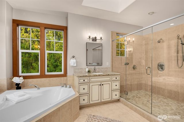 25935 SE 235th Way, Maple Valley, WA 98038