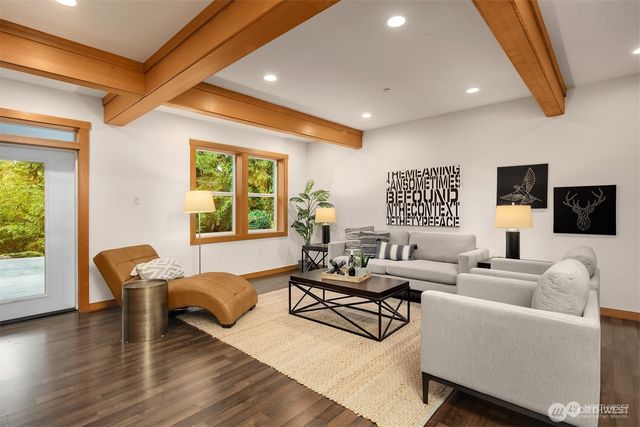 25935 SE 235th Way, Maple Valley, WA 98038