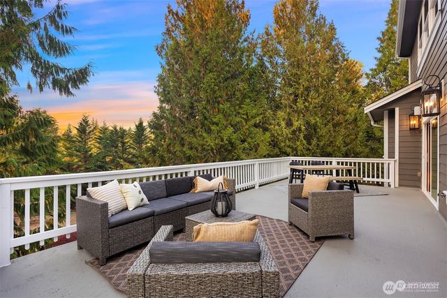 25935 SE 235th Way, Maple Valley, WA 98038