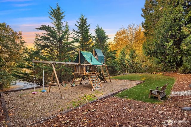 25935 SE 235th Way, Maple Valley, WA 98038