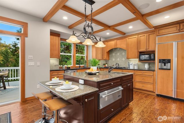 25935 SE 235th Way, Maple Valley, WA 98038