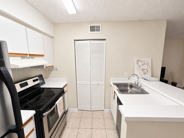 620 S Park Rd 25-2, Hollywood, FL 33021