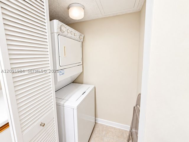 620 S Park Rd 25-2, Hollywood, FL 33021