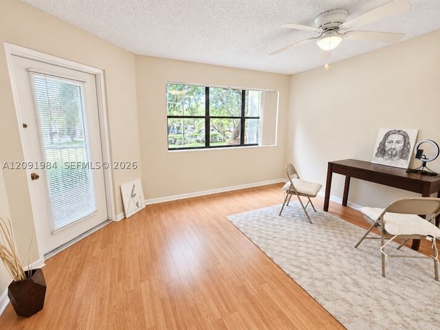 620 S Park Rd 25-2, Hollywood, FL 33021