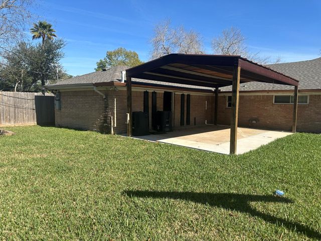 11410 Ashcroft Drive, Houston, TX 77035