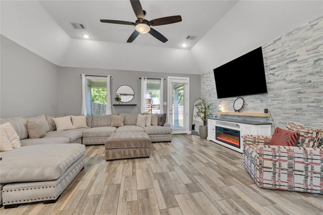 171 Foxshire Lane, Houston, TX 77047