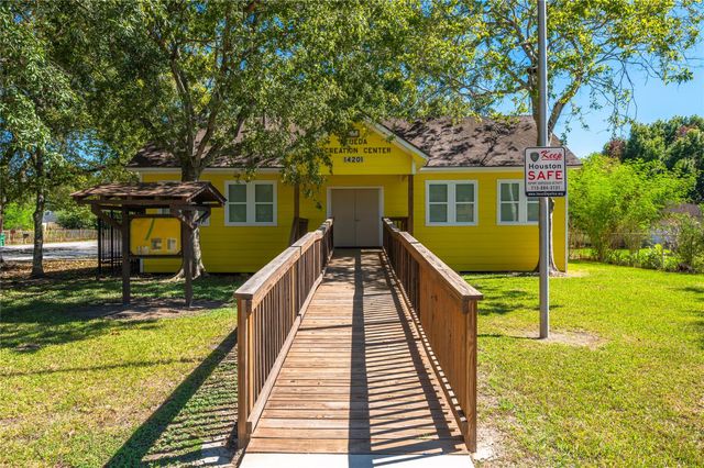 171 Foxshire Lane, Houston, TX 77047