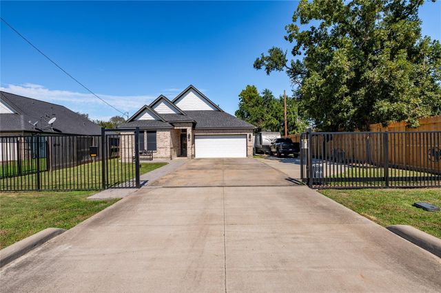 171 Foxshire Lane, Houston, TX 77047
