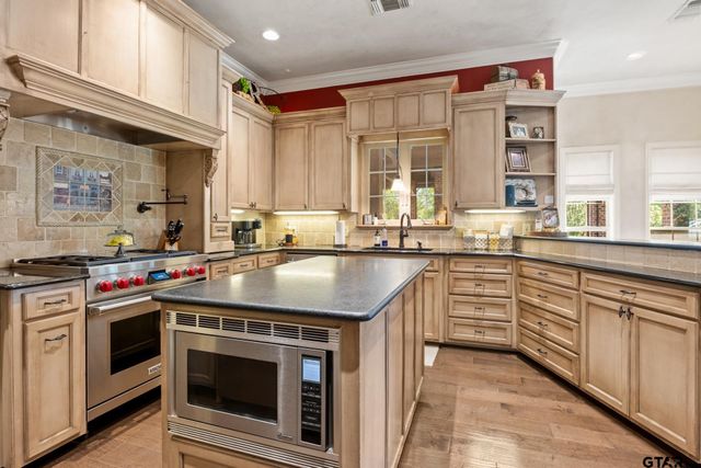 6 County Road 1215, Pittsburg, TX 75686