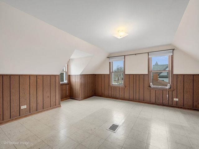 9516 Jackson Avenue, Brookfield, IL 60513