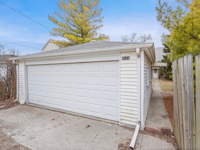 9516 Jackson Avenue, Brookfield, IL 60513